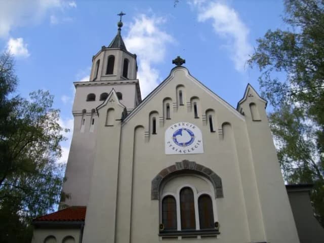 Kościół w Milanówku: Perła architektury. Historia i ciekawostki świątyni