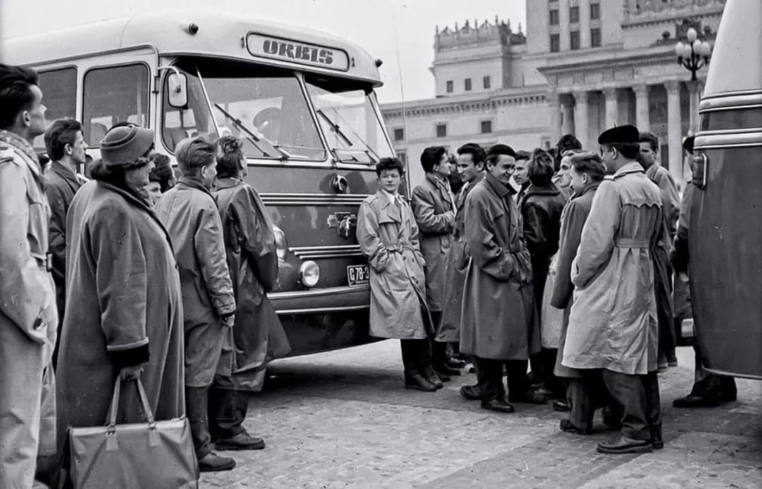 Wyjście z koszar: Jak wyglądało w PRL-u? Zaskakujące fakty i mity epoki