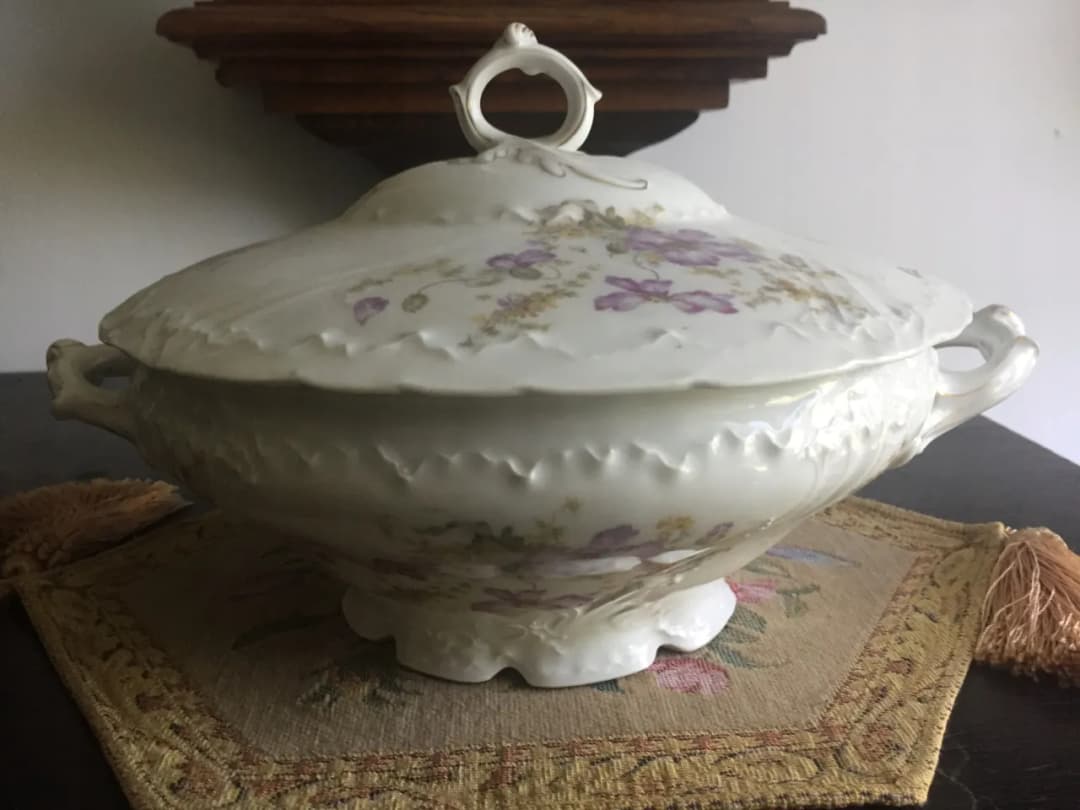 Stare wazy niemieckie: Najcenniejsze okazy. Kolekcja i wartość przedmiotów